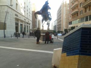 Il cavaliere di Toledo e, in primo piano, un "posso di luce"